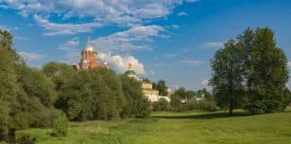 Жития святых на Апрель