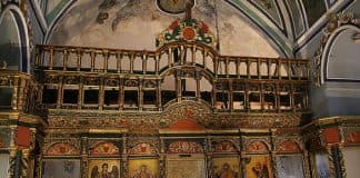 Перед иконою Живоносный источник (в пяток Святой седмицы)