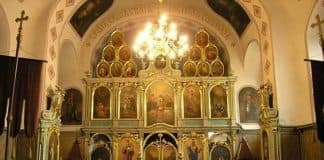 Почему надо молиться по молитвослову