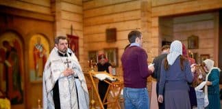 Участники богослужения