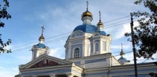 Чин награждения набедренником, палицию, митрой