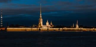 Отпевание и погребение мирян в Пасху